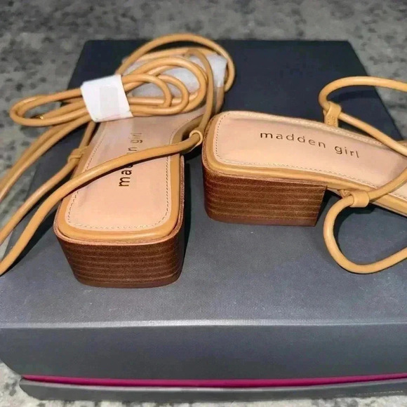 Madden girl Sorrin Womens Faux Leather Toe Loop Lace-Up - Picture 5 of 7